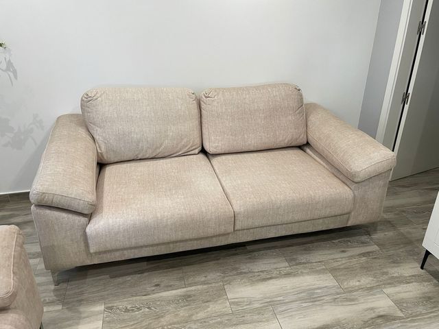 2 Sofas iguales