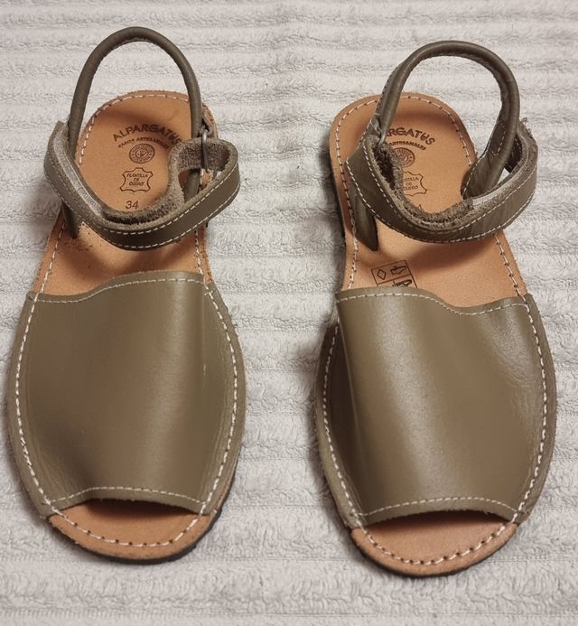 2x1 sandalias de cuero infantil 34