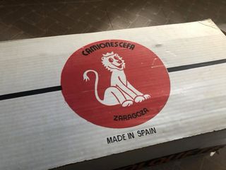 Camión de juguete Mercedes