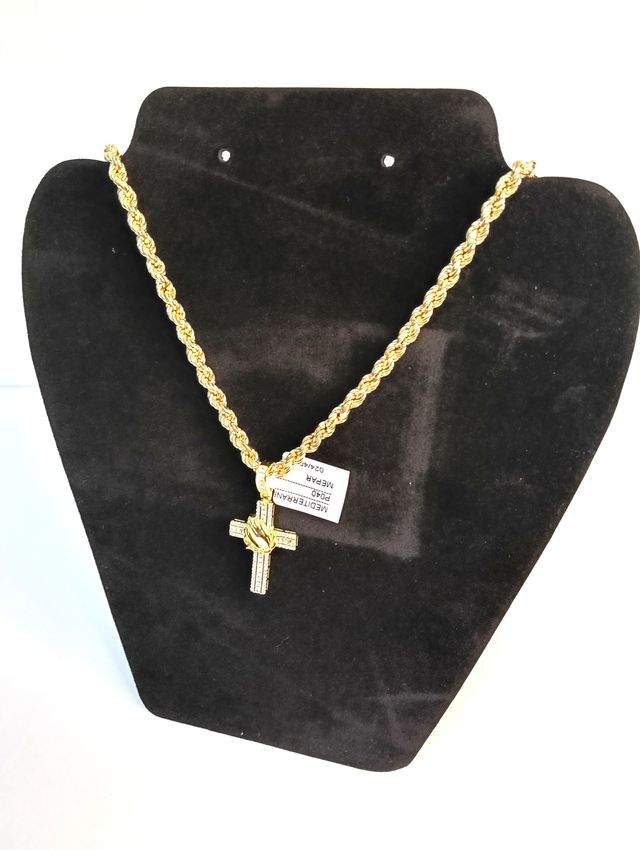 Cordon con cruz e mano