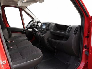 Peugeot Boxer Furgón 333 2.0 BlueHDi 110 L2H1 4p