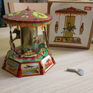 Juguete de hojalata con cuerda