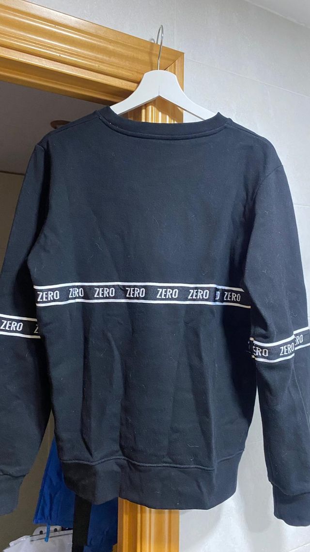 SUDADERA SIN CAPUCHA AREA ZERO