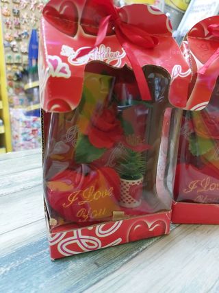 San Valentino rosa e tazzina