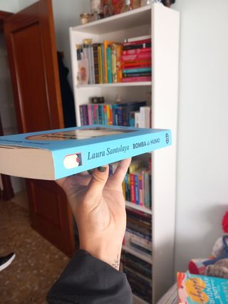 Bomba de humo / Smoke Bomb (Spanish Edition)