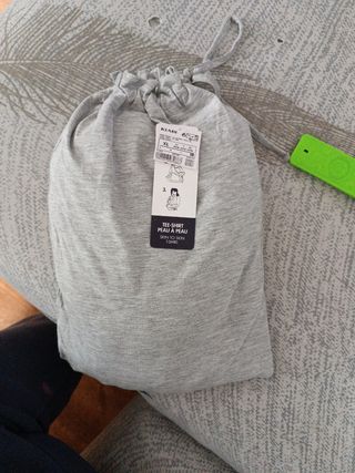 Maternidad gris envoltura bebe