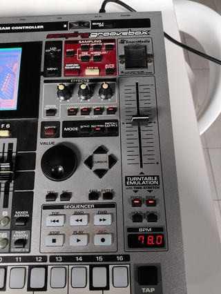 SupremeDance MC-909 Roland + teclado MIDI nuevo