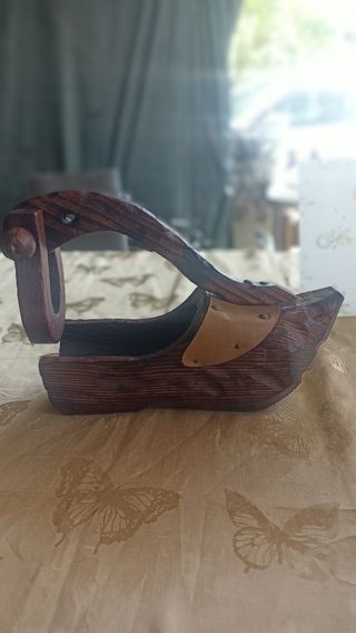 Porta bottiglia in legno 