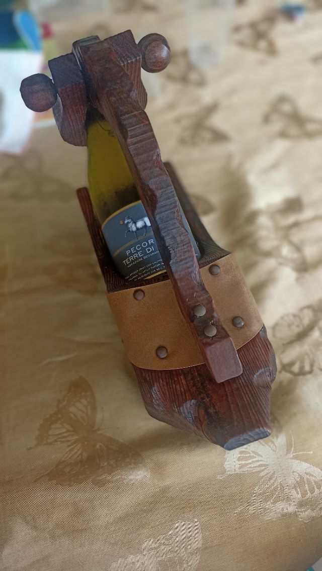 Porta bottiglia in legno