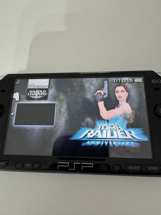 Sony PSP Slim 2004 y muchos juegos