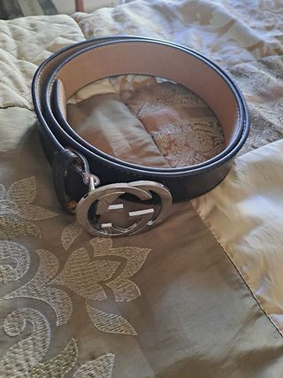 Cinturones nuevos de marca