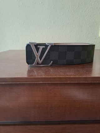 Cinturones nuevos de marca