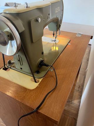 Máquina de coser Alfa vintage