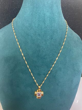 Cadena con colgante de oro