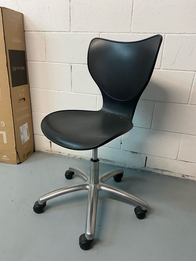 Silla de escritorio de plastico con ruedas