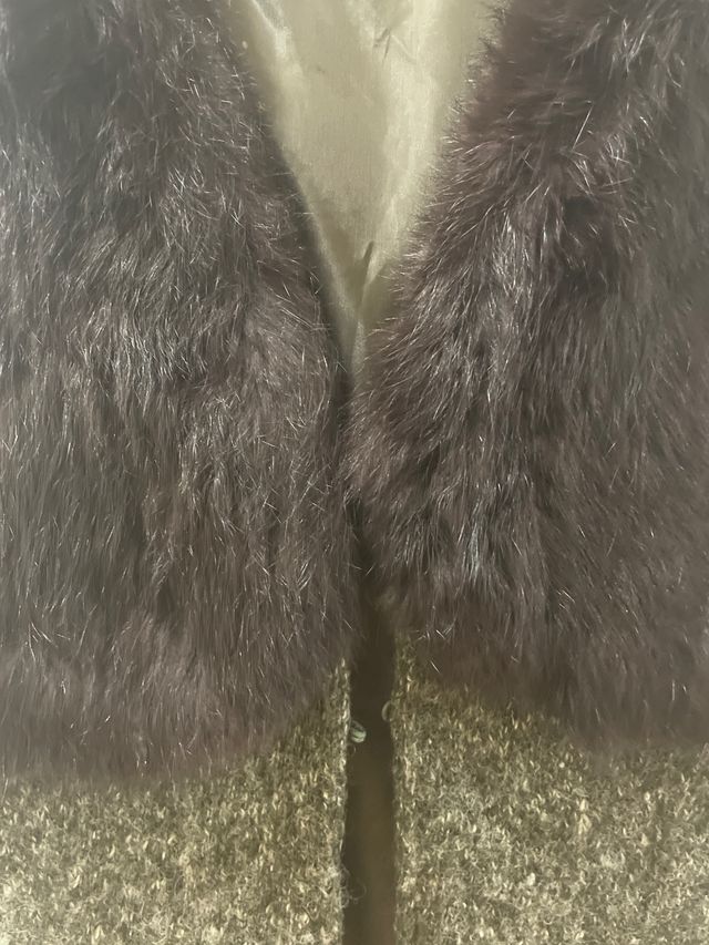 Chaleco de punto con cuello de conejo