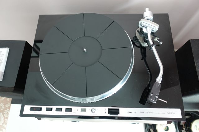 Tocadiscos Sansui SR-838 (1977)