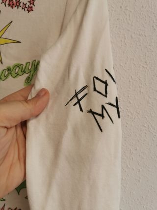 Camiseta de chica talla XS de Bershka.