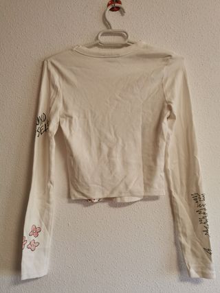Camiseta de chica talla XS de Bershka.
