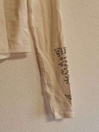 Camiseta de chica talla XS de Bershka.