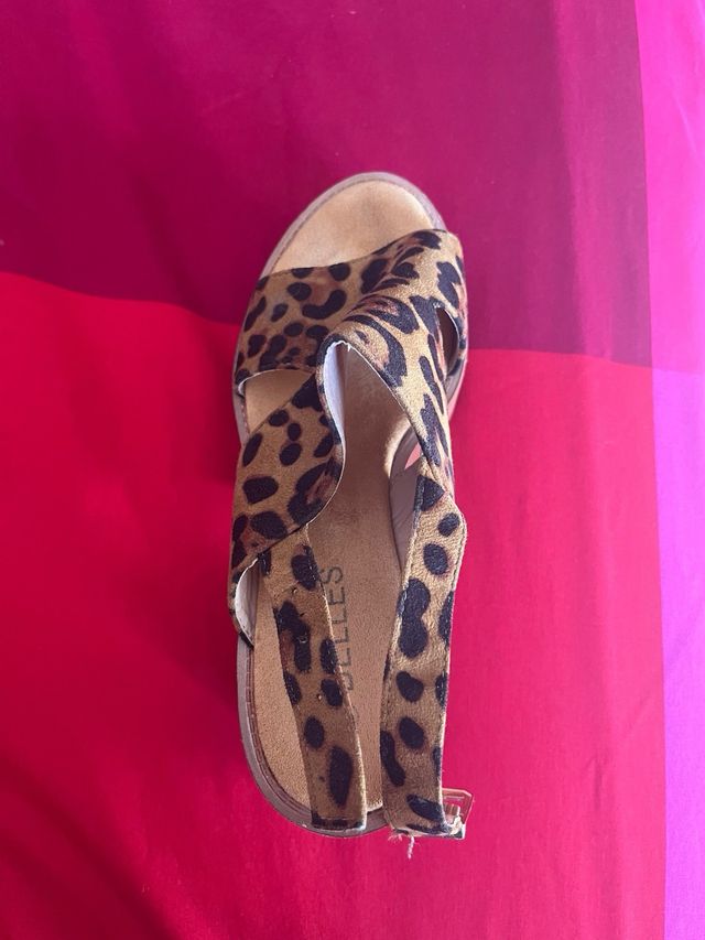 tacones leopardo