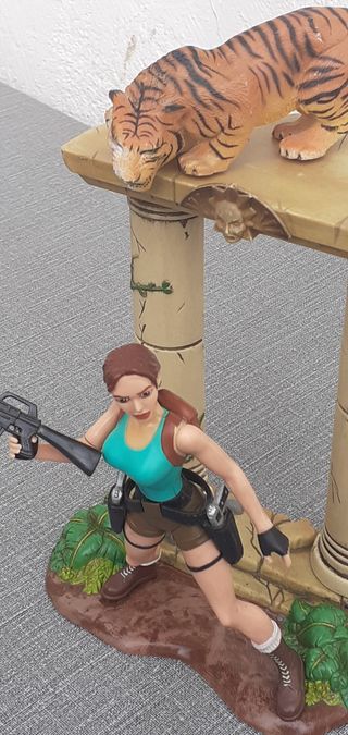 Figura Tomb Raider tigre