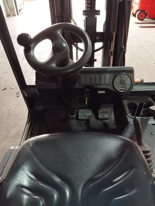 CARRETILLA CONTRAPESADA ELECTRICA 2000 KGS