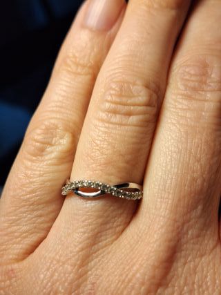 Anillo oro blanco 18 kilates con circonitas