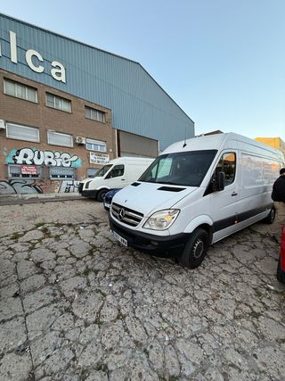 Mercedes-Benz Sprinter 2013