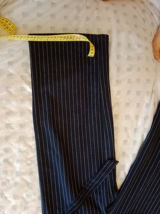 Mono Bershka azul marino con raya fina