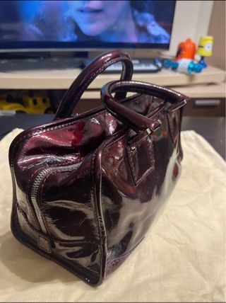 Bolso Loewe color bordeos