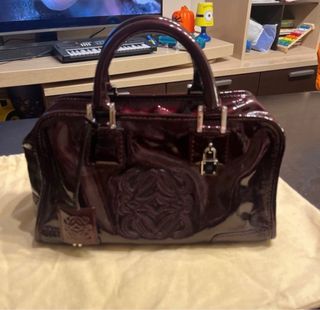 Bolso Loewe color bordeos