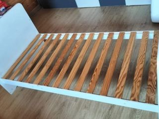 Cuna convertible en cama con colchón