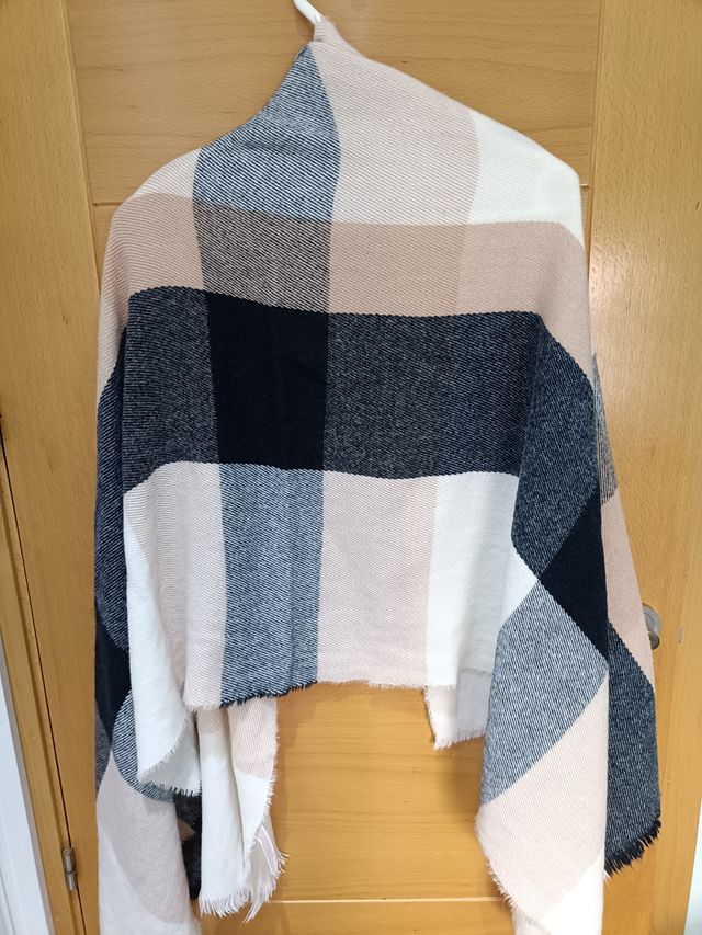 Bufanda-Chal blanca, beig y gris