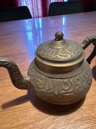 ULTIMI PREZZI! Antiche teiere arabe in ottone