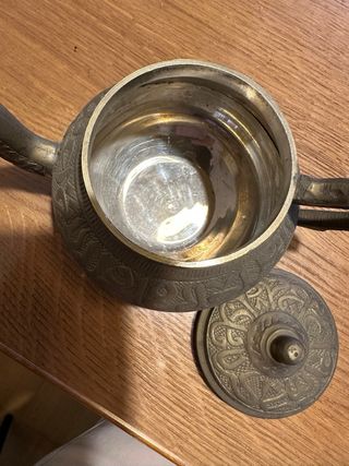 ULTIMI PREZZI! Antiche teiere arabe in ottone