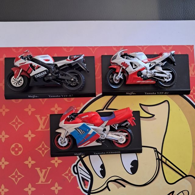 Motocicli in miniatura YAMAHA 1:18
