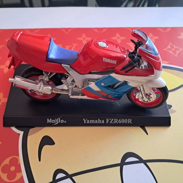 Motocicli in miniatura YAMAHA 1:18