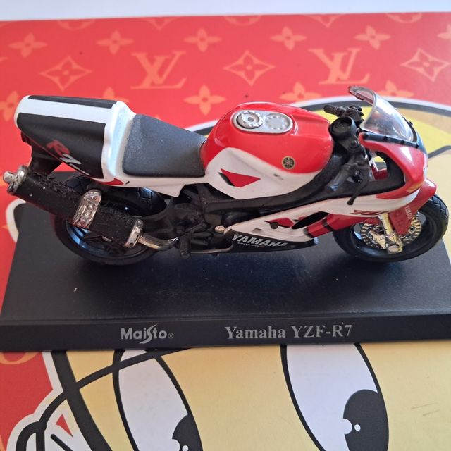 Motocicli in miniatura YAMAHA 1:18