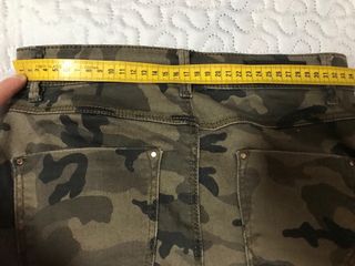 Pantalón estampado militar