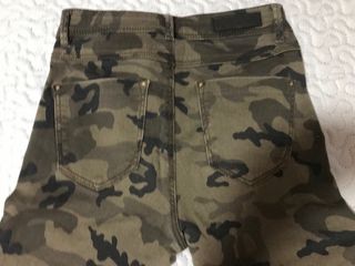 Pantalón estampado militar