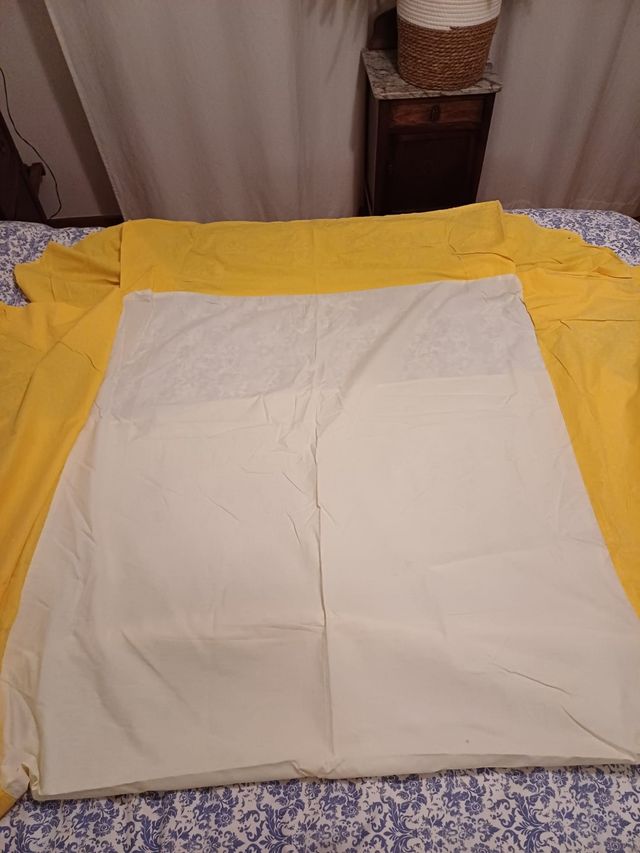 Cubre somier con faldon Artemur.