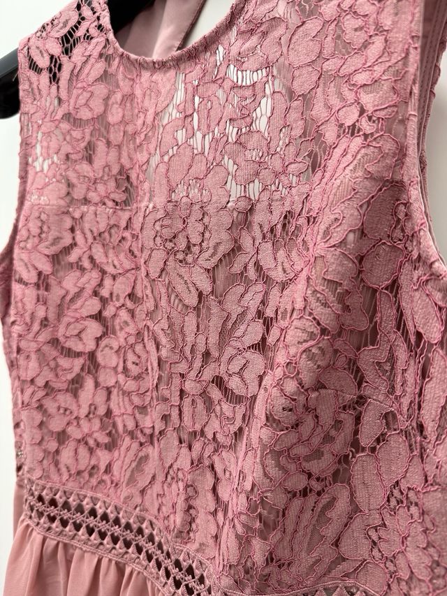 Vestido largo de encaje rosa