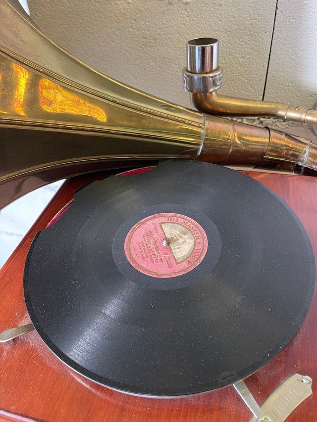 gramofono giradischi antico