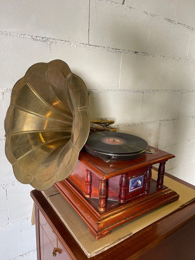 gramofono giradischi antico