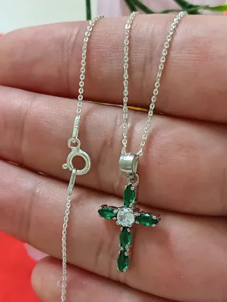 Cadena y Colgante Cruz esmeralda circonitas Plata