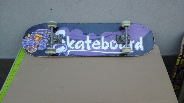 Skate board