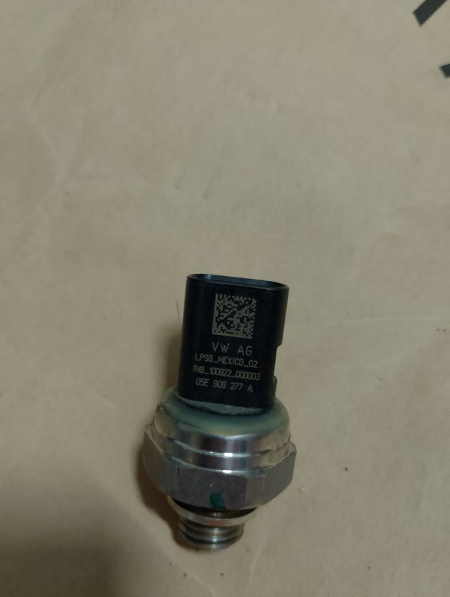 Sensor de presión de aceite 05e906277a