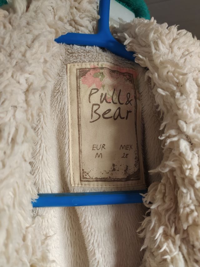 Abrigo verde grisáceo Pull and Bear