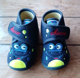 Pantuflas tipo botin marca Chicco nuevas